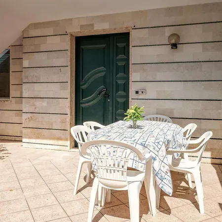 Do Mestru Luccio Tripoli